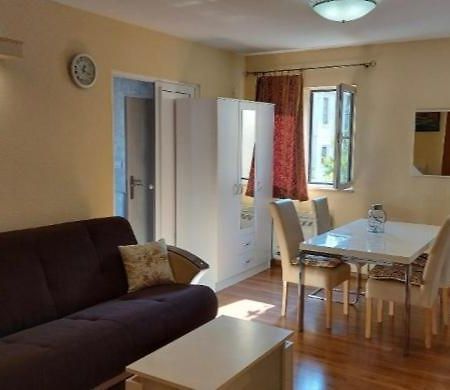 בודווה Lilian Apartments מראה חיצוני תמונה