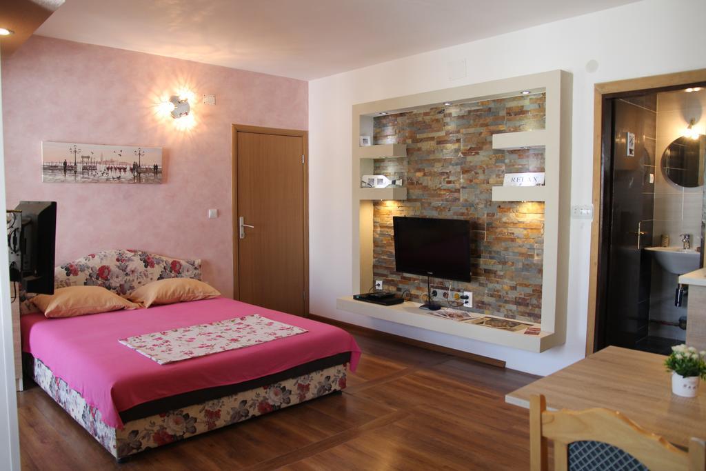 בודווה Lilian Apartments מראה חיצוני תמונה