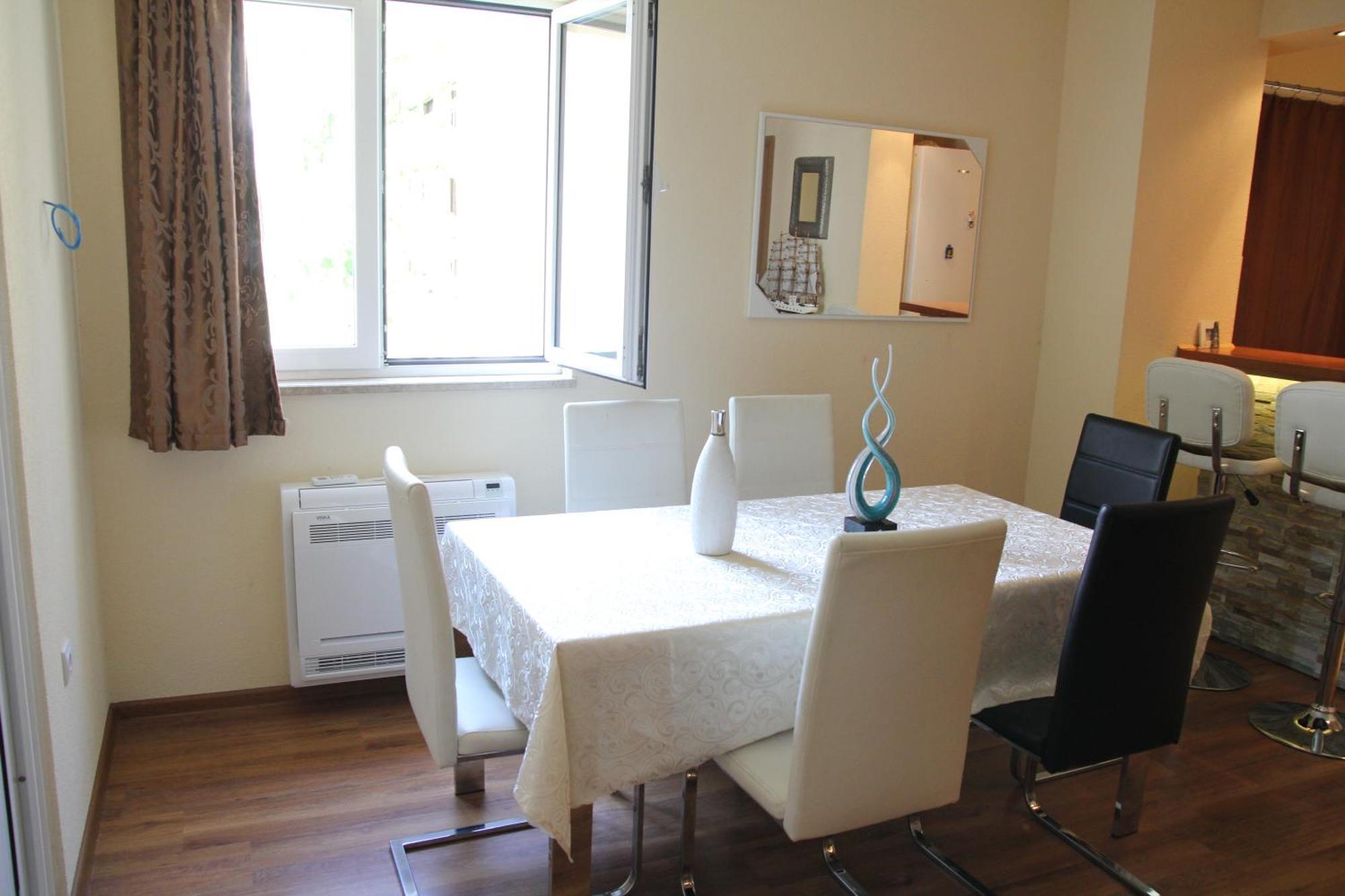 בודווה Lilian Apartments מראה חיצוני תמונה