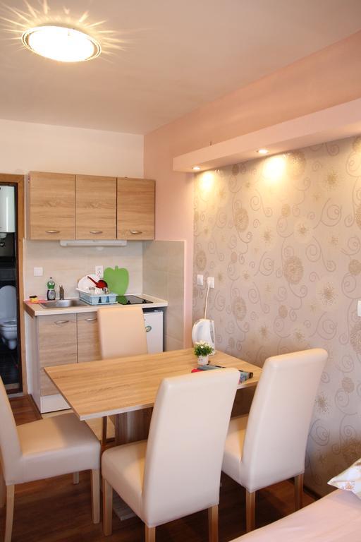 בודווה Lilian Apartments מראה חיצוני תמונה
