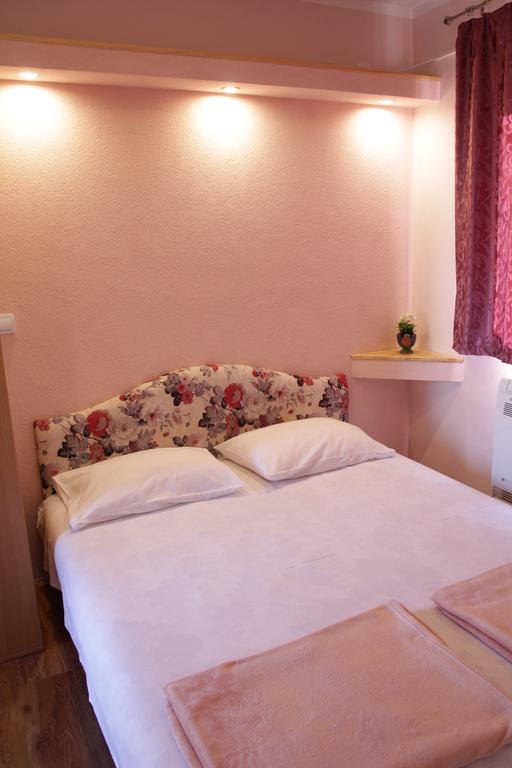 בודווה Lilian Apartments מראה חיצוני תמונה